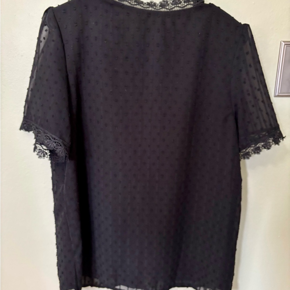 Elegant Black Lace Detail Blouse! NEW WITH TAGS! - Picture 4 of 14